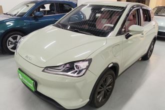 哪吒汽车 哪吒V 2022款 潮 400 Lite 粉色定制款