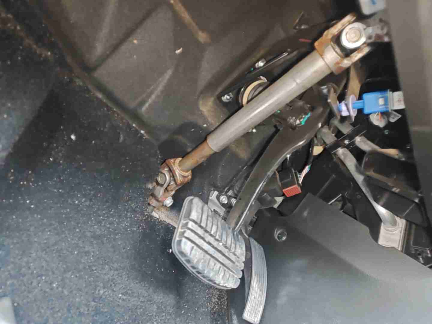 转向柱浮锈情况实拍