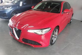 阿尔法·罗密欧 Giulia朱丽叶 2017款 2.0T 200HP 豪华版