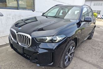 宝马X5 2023款 xDrive 30Li 尊享型M运动曜夜套装