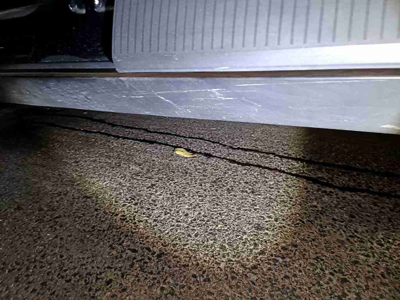 车辆左侧外观整体视角