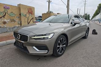 沃尔沃S60 2021款 T4 智逸豪华版