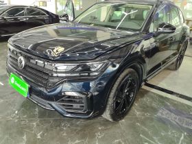 大众 途锐 2021款 3.0TSI 锐享版 曜黑运动套装