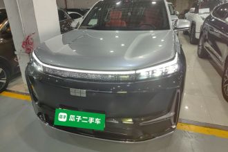 吉利银河 银河M9 2025款 210km 四驱领航版