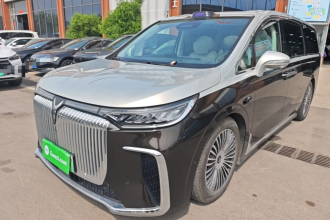 岚图汽车 岚图梦想家 2025款 PHEV 四驱旗舰乾崑版