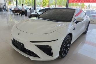 哪吒汽车 哪吒S 2022款 增程版 1160km 后驱大版