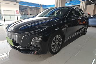 红旗E-QM5 2022款 431km 充电乐享版
