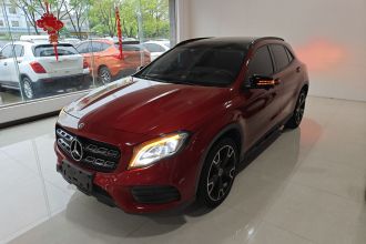 奔驰GLA 2018款 GLA 220 4MATIC 运动型