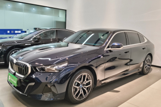 宝马i5 2024款 eDrive 35L M运动套装