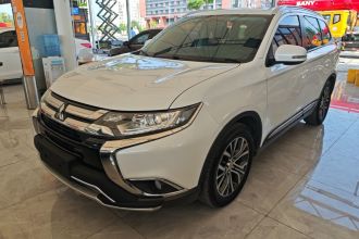 三菱 欧蓝德 2018款 2.0L 两驱嘉乐版 7座