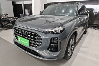 奥迪Q6 2023款 45 TFSI quattro 齐云型 Light 飞骑套装