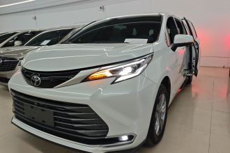 丰田 赛那SIENNA 2024款 2.5L混动 四驱尊贵版