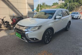 三菱 欧蓝德 2019款 2.0L 两驱畅享版 5座 国VI