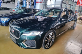 捷豹XFL 2023款 XFL 2.0T P250 两驱尊享豪华鎏金版