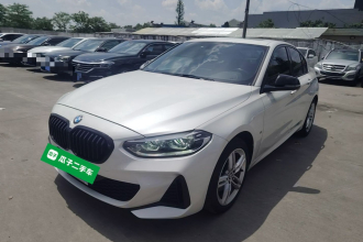 宝马1系 2021款 改款 120i M运动曜夜版