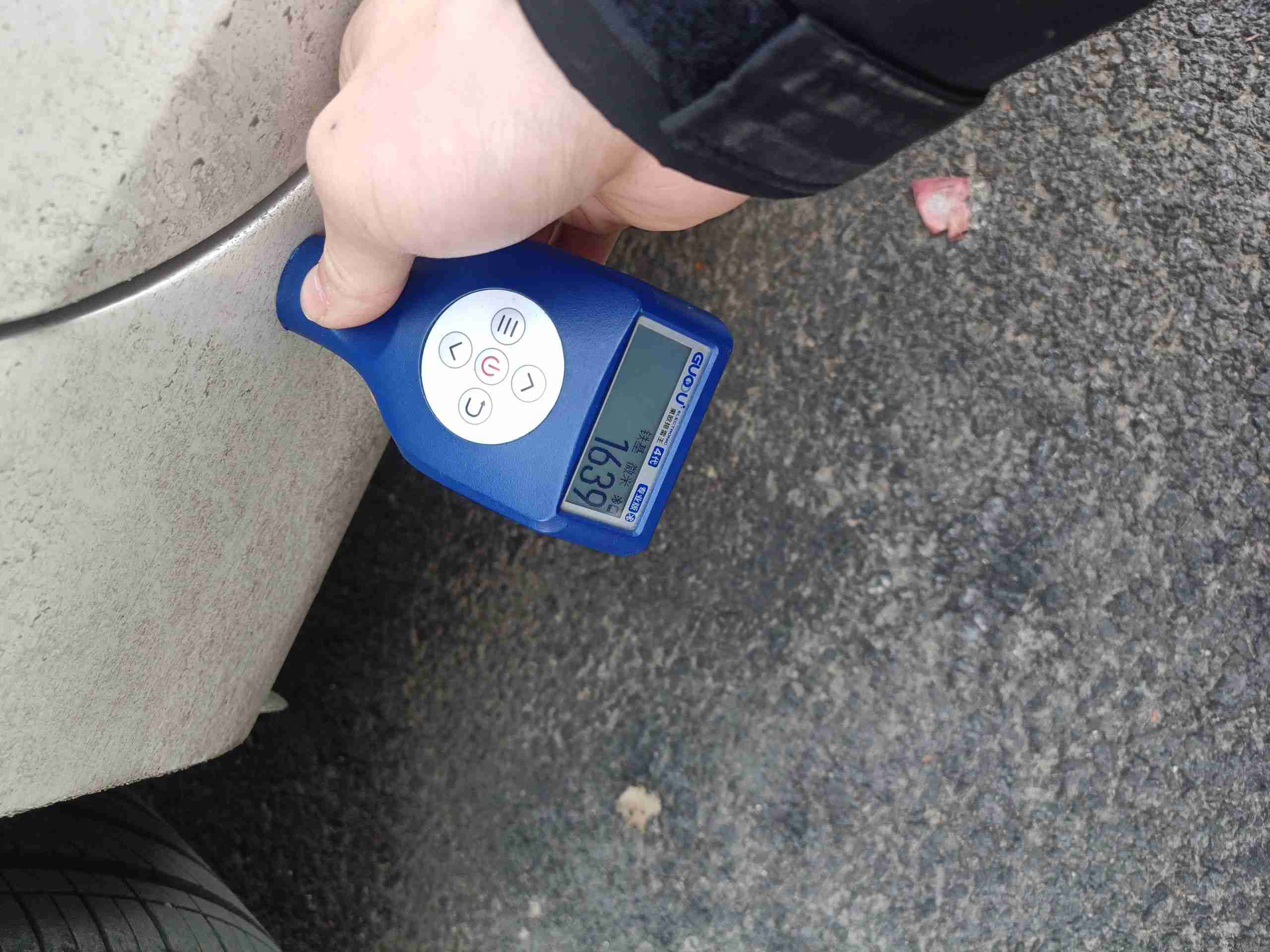 右侧底边梁钣金修复部位实拍