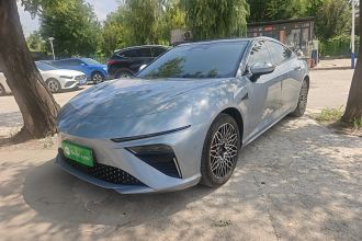 哪吒汽车 哪吒S 2022款 纯电 715km 后驱大版