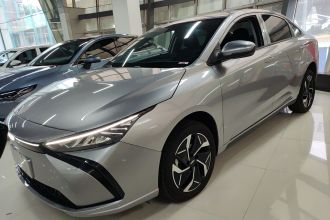 吉利几何G6 2024款 500KM 尊贵型