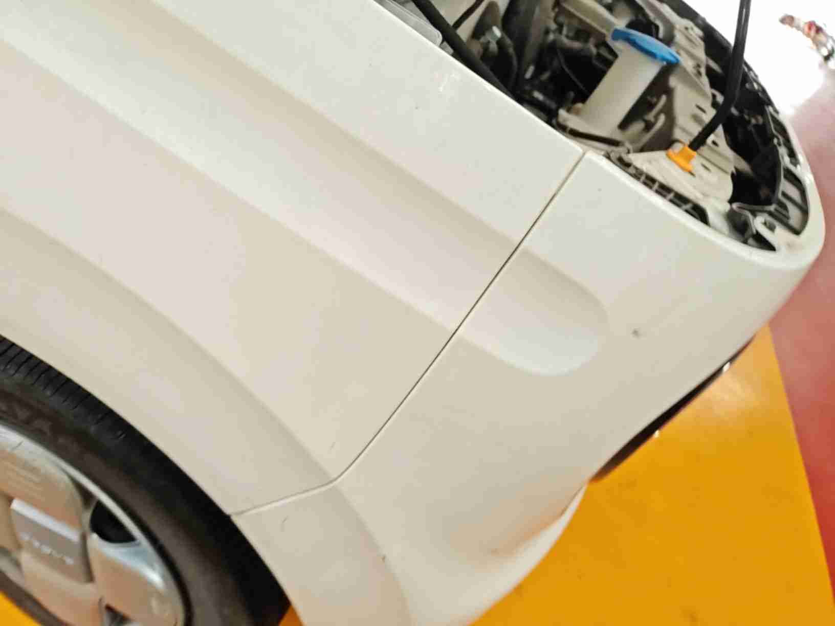 前保险杠安装异常实拍