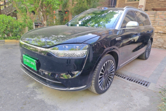 鸿蒙智行 问界M9 2025款 增程 Ultra版 52kWh 5座版（192线激光雷达）