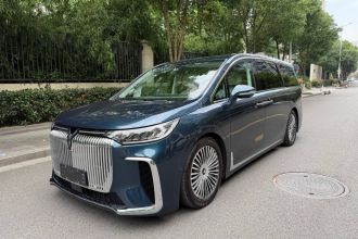 岚图汽车 岚图梦想家 2025款 PHEV 四驱旗舰鲲鹏版