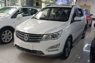 宝骏560 2016款 1.5T 手动豪华型