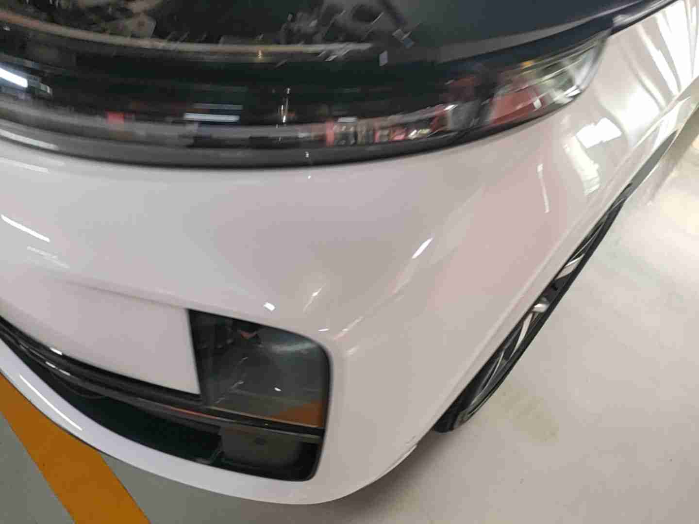 前保险杠安装异常实拍