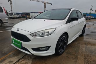 福特 福克斯 2017款 1.5T CTCC 白黑限量版