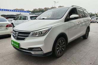 宝骏730 2021款 1.5L 手动时尚型 7座