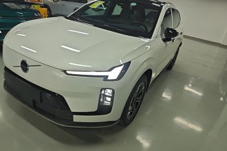 沃尔沃XC70插电式混动 2026款 四驱超长续航Core