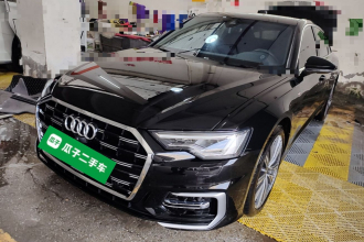 奥迪A6L 2025款 改款 45 TFSI quattro 臻选动感型