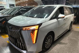 广汽传祺 传祺M8 2023款 宗师系列 400T 旗舰版