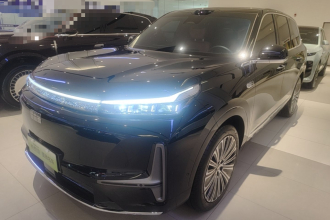 吉利银河 银河M9 2025款 210km 四驱领航版