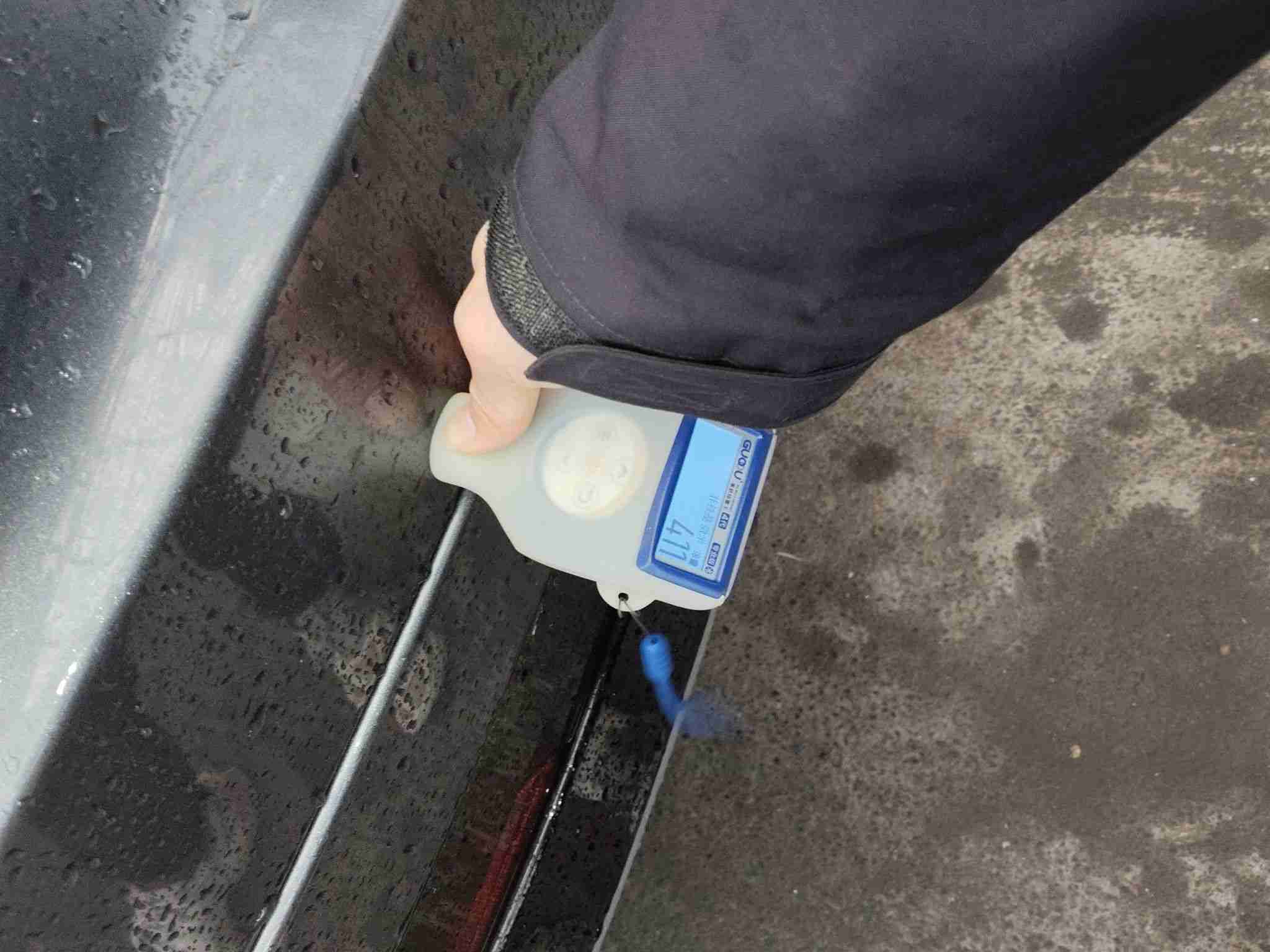 车尾后备箱盖漆面修复实拍