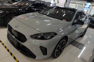 宝马2系 2025款 225L M运动曜夜套装