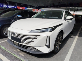 长安 逸动PHEV 2025款 智慧新蓝鲸 145KM 战舰版