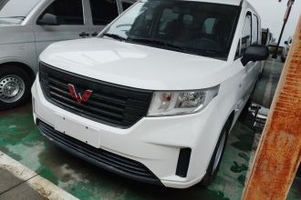 五菱汽车 五菱宏光PLUS 2020款 1.5L 手动标准型 5座