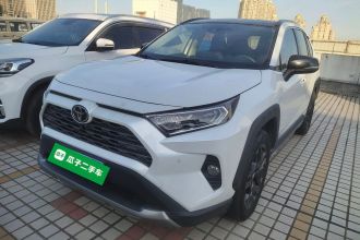 丰田 RAV4荣放 2022款 2.0L CVT四驱尊贵版