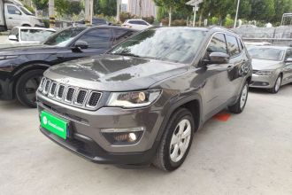 Jeep 指南者 2020款 220T 自动精英版