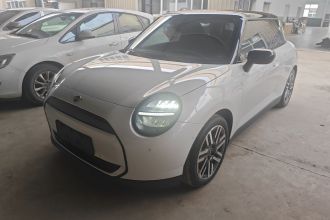 电动MINI COOPER 2024款 456km COOPER E 经典派