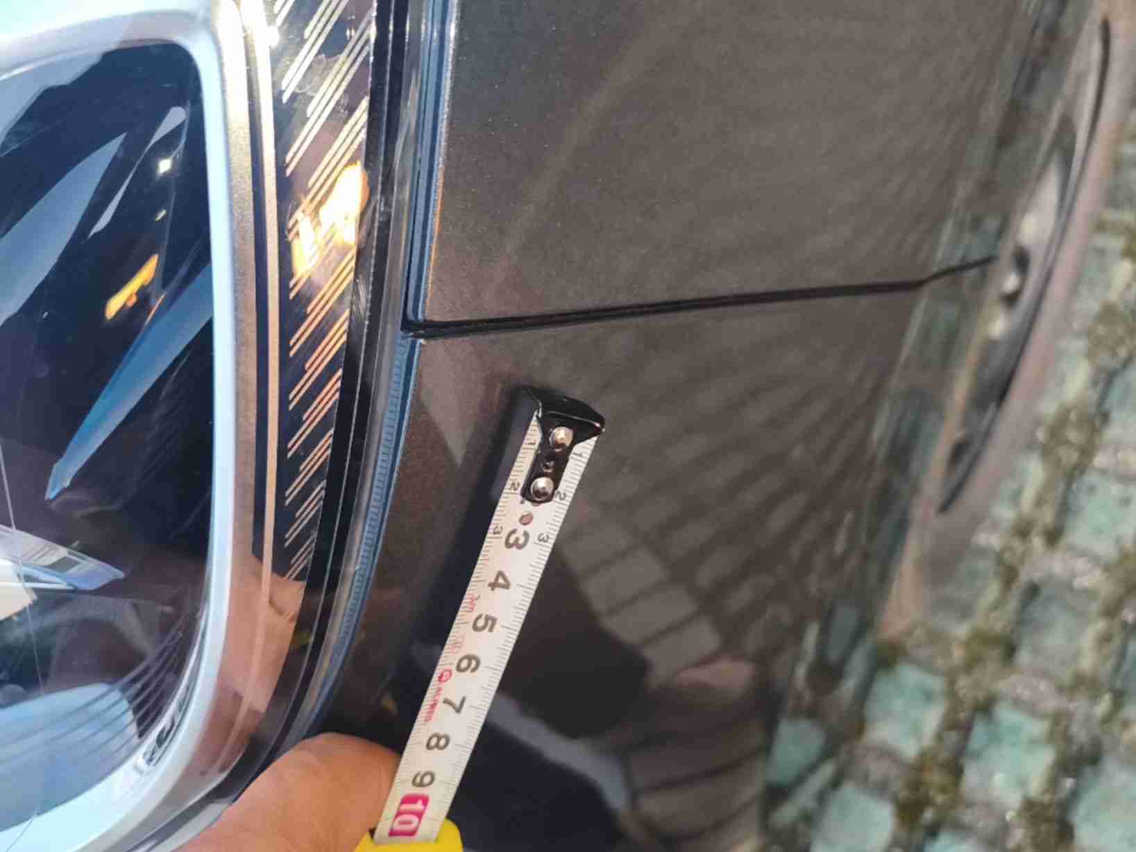 前保险杠拆卸痕迹实拍