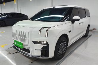 极氪009 2024款 六座行政版四驱 108kWh