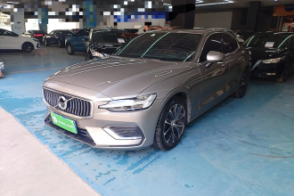 沃尔沃S60 2022款 B4 智逸豪华版