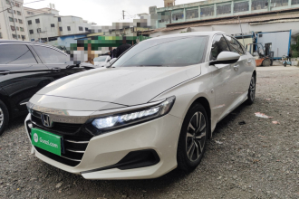 本田 雅阁 2022款 锐·混动 2.0L 锐酷版