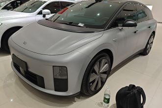 理想汽车 理想i6 2025款 四驱标准版