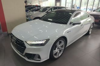 奥迪A7L 2022款 45 TFSI quattro S-line 见远型流晶套装