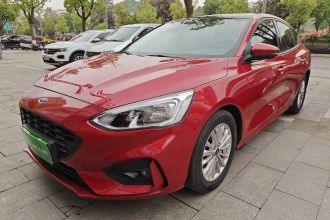 福特 福克斯 2020款 三厢 EcoBoost 180 自动锋潮型