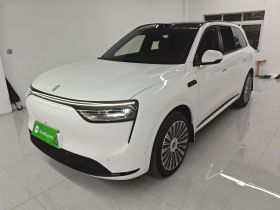 鸿蒙智行 问界M8 2025款 增程 Ultra版 53.4kWh 6座版