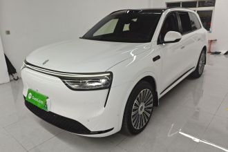 鸿蒙智行 问界M8 2025款 增程 Ultra版 53.4kWh 6座版