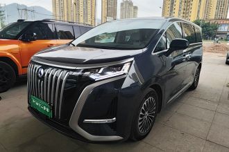 腾势D9 2022款 EV 600 四驱尊荣型
